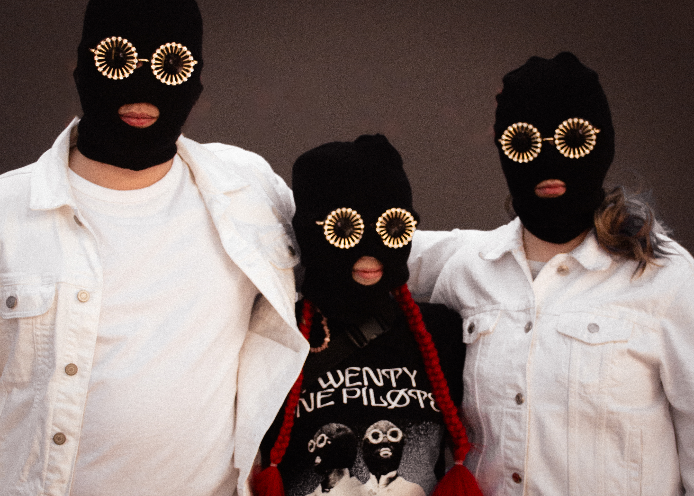Welcome to the Clique – GEM Magazine
